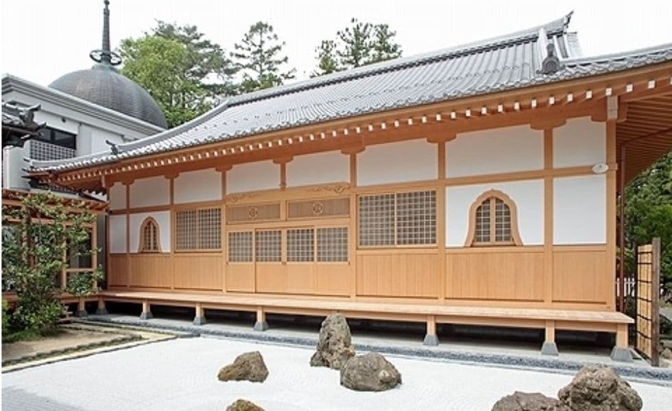 曹洞宗金剛寳山 輪王寺 座禅堂の外観